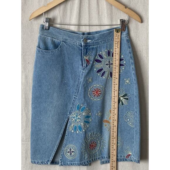 Clio Embroidered Jean Mini Skirt Women Size 4 Boho Folk Indie Hippie Free Spirit - Picture 2 of 5